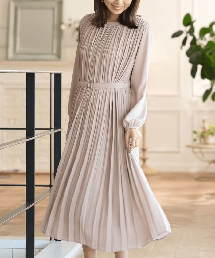 プリーツ使いワンピース