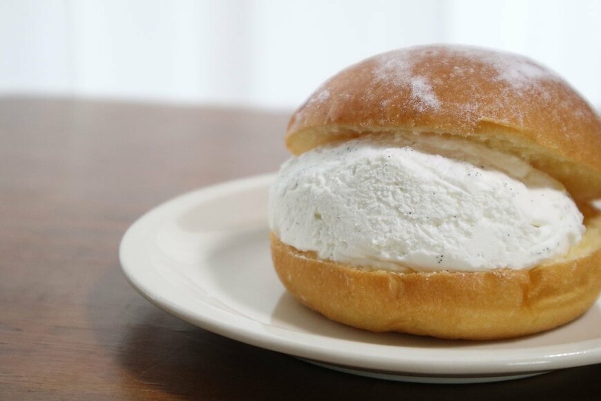 ローソンの『澄(すみ)ふわマリトッツォ(ヘーゼルナッツチョコ入り)』