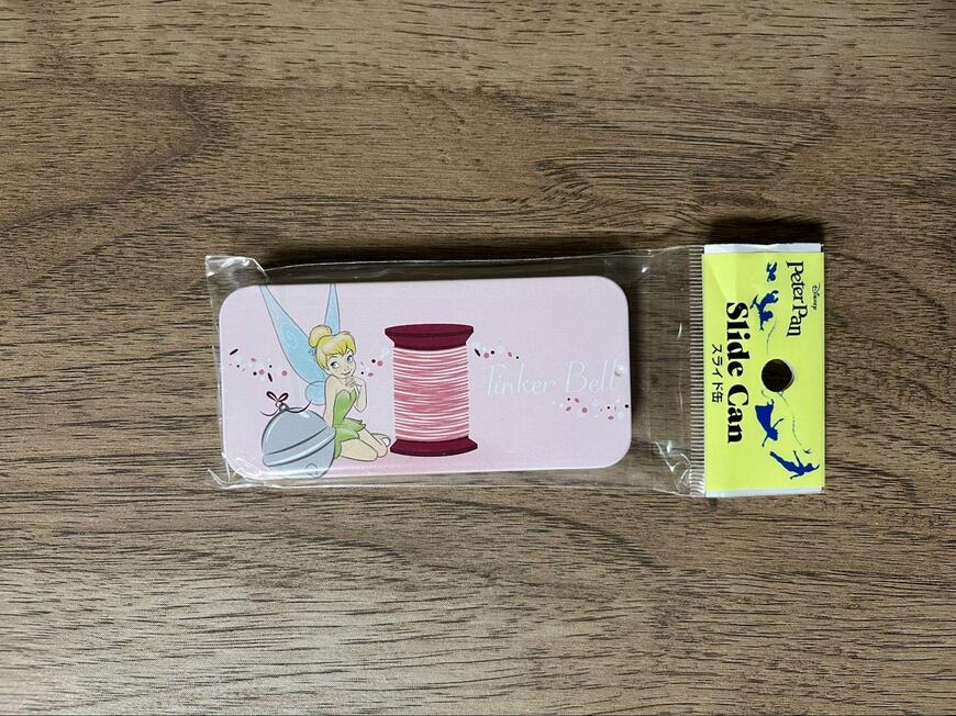 筆者撮影（セリア、ティンカーベル スライド缶）