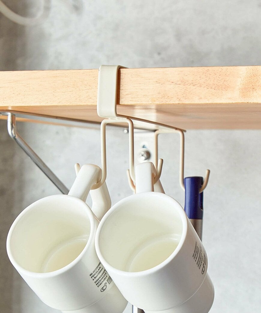 出所：3COINS公式　吊り戸棚下収納フック／KITINTO