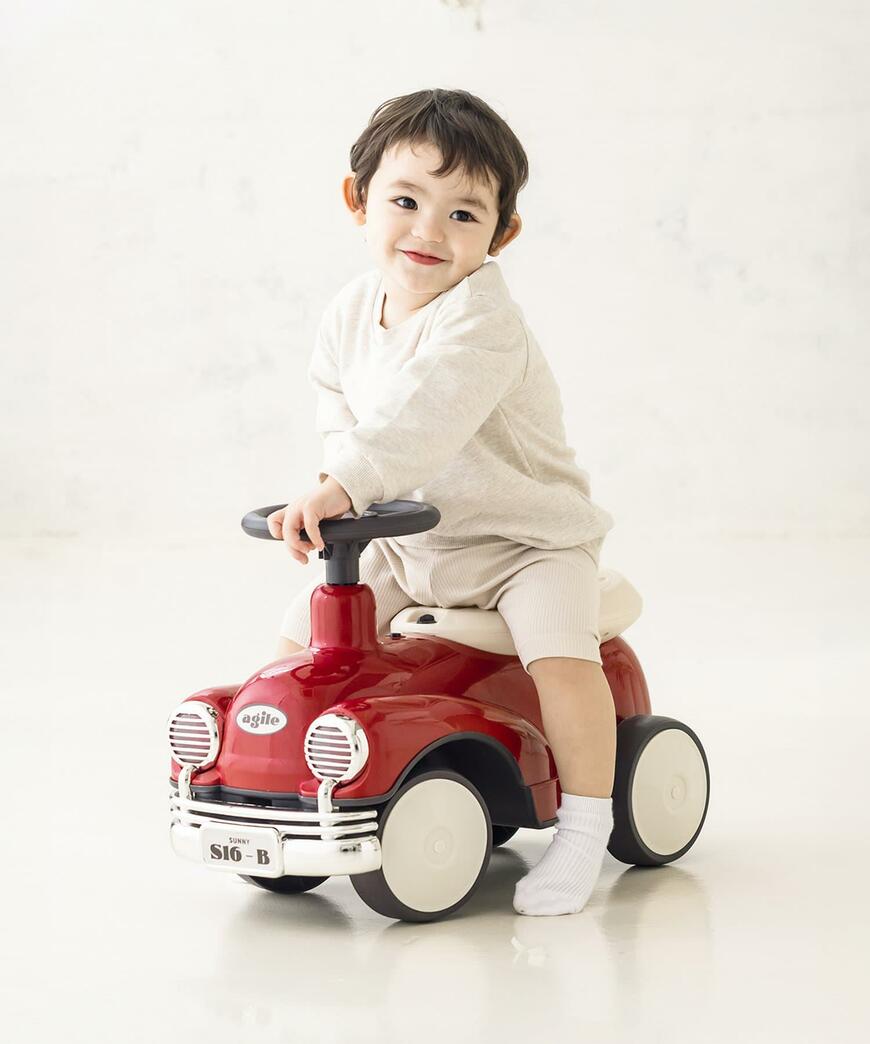 3COINS 足けり車おもちゃ