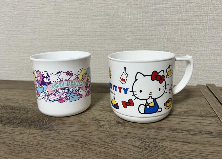 ダイソー、手付きコップK/Tブルー・手付きコップ M/X ポップ画像