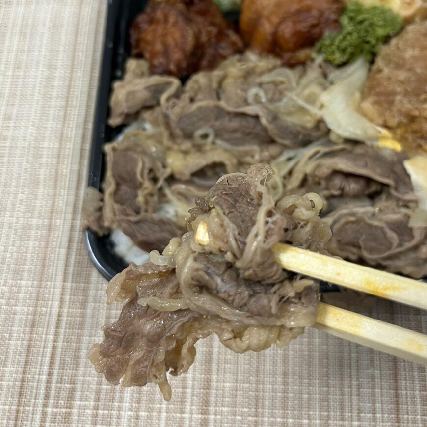 続いて牛丼。甘辛の味付けが嫌いな人、いないですよね