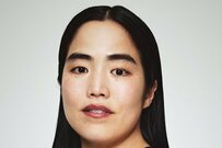 「痩せた！？」ゆりやんレトリィバァ Diorまとった別人ショットに衝撃「モデルさんみたい」「ただの美女じゃないか」