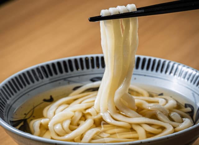 福岡うどんが続々関東へ「うちだ屋」が横浜にオープン、成り立ちや特徴を解説