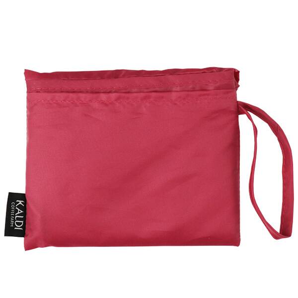 コンパクトに折りたためる、収納ケース一体型の便利なバッグ