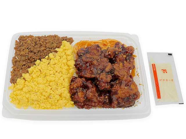 セブン-イレブンの新商品：ピリ辛チキン＆鶏そぼろ弁当