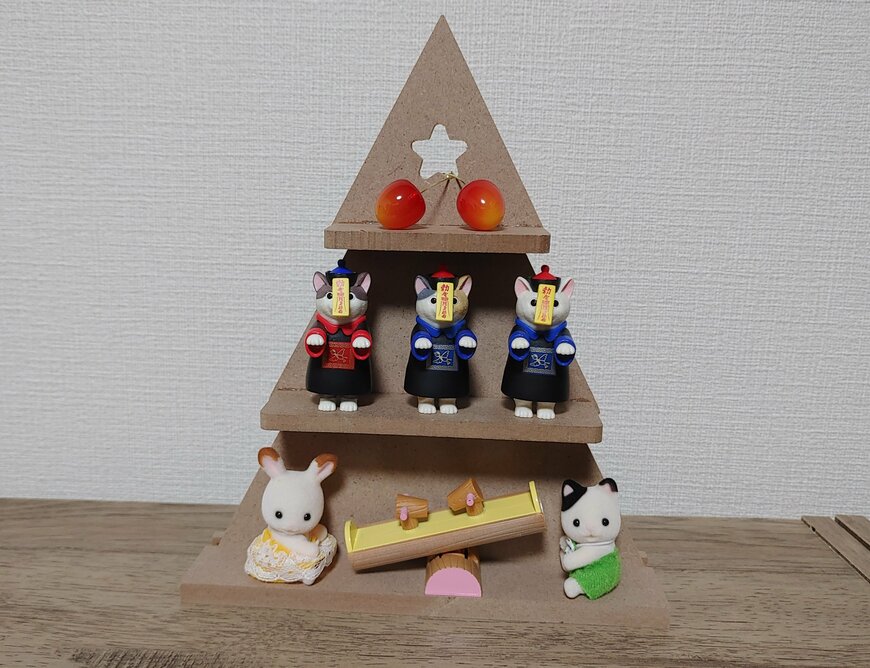筆者撮影（ダイソー、クリスマスMDFツリー（置物用））