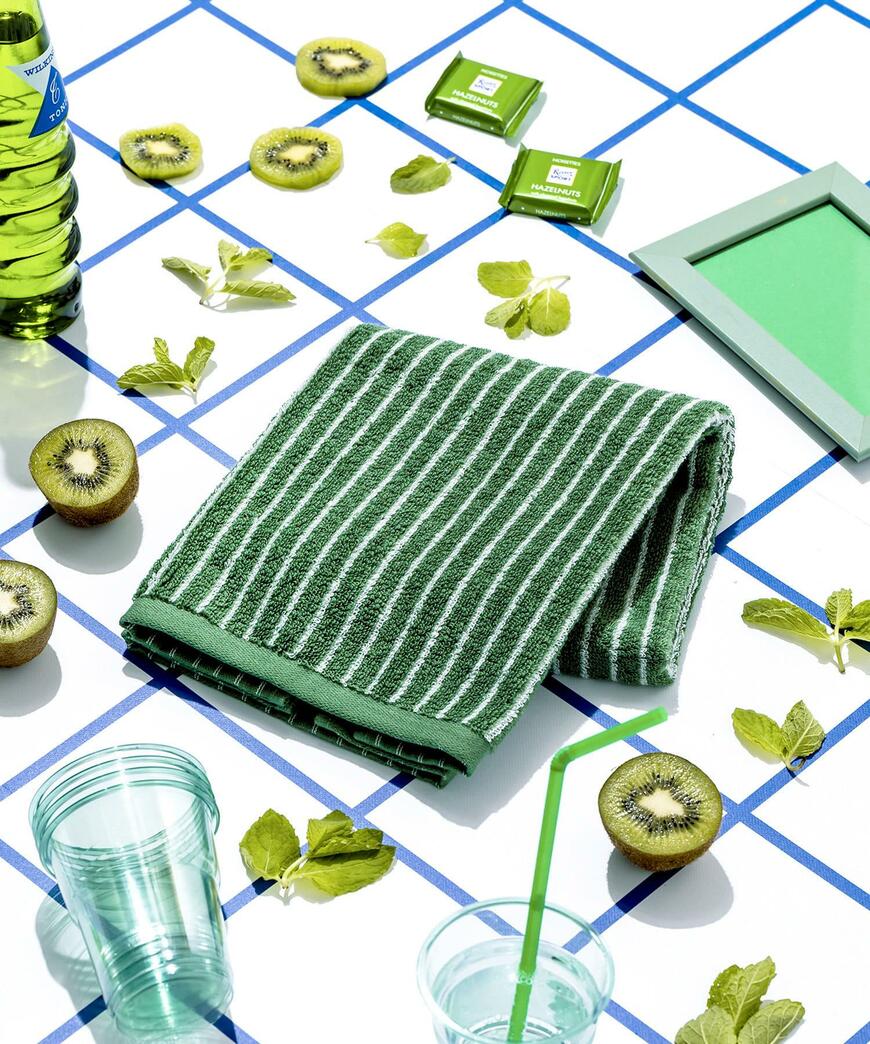 出所：パルグループ公式ファッション通販サイト 3COINS フェイスタオル：34×82cm