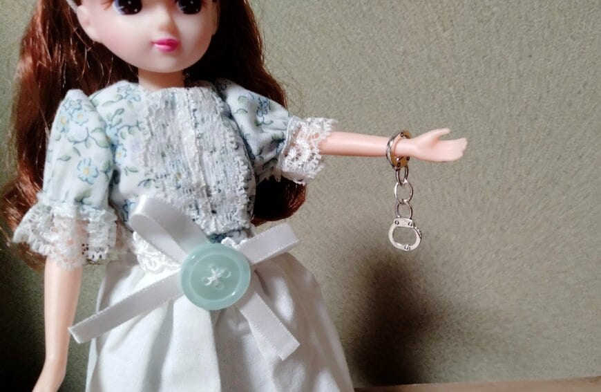 筆者撮影（山田化学株式会社、ミニチュア 手錠）