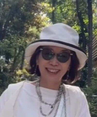 【75歳マダム】自作ジレを使った「映画鑑賞コーデ」がハイセンス！初夏らしい着こなしに「爽やか～」「素敵」の声