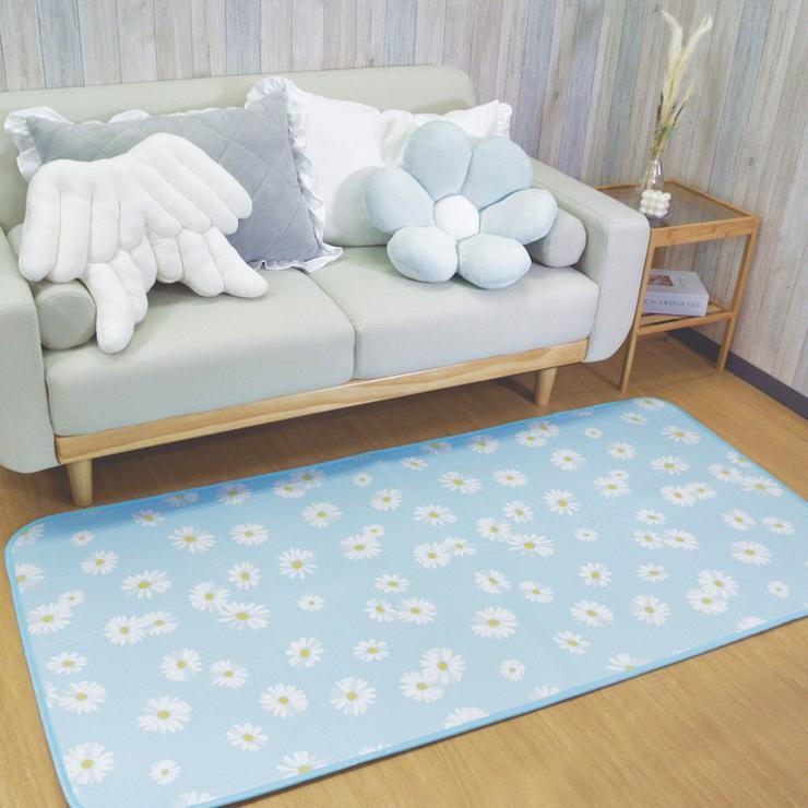 出所：しまむら　インテリアマット　約1畳用（デイジー）