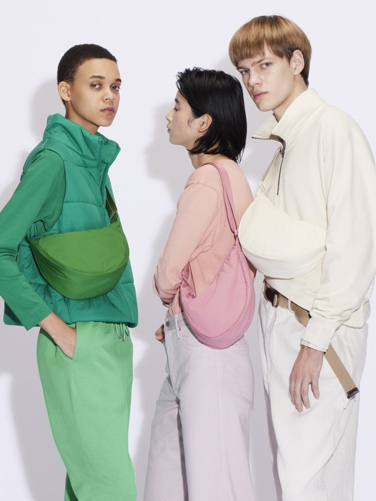 出所：ユニクロ公式 ラウンドミニショルダーバッグ