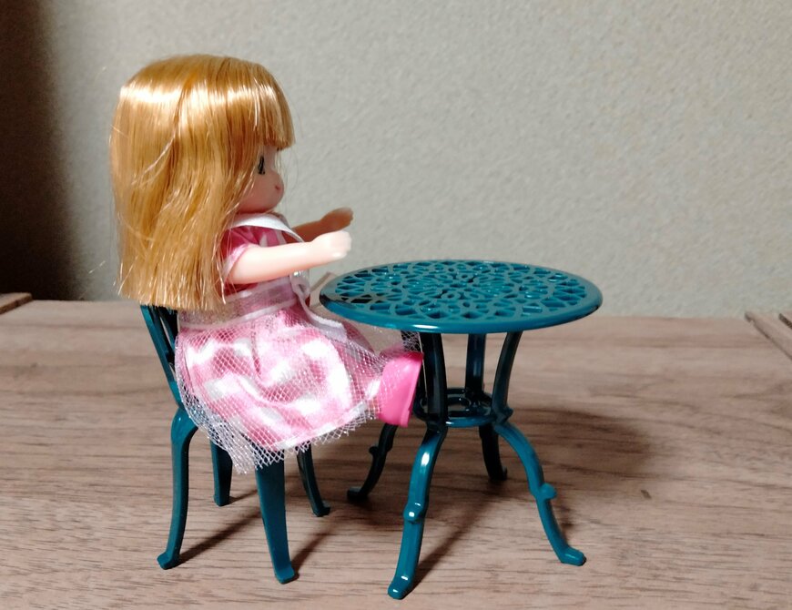 筆者撮影（キャンドゥ、ガーデンチェア・ガーデンテーブル）