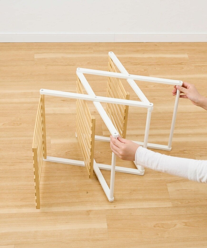 出所：3COINS公式　折りたたみ式3段ラック