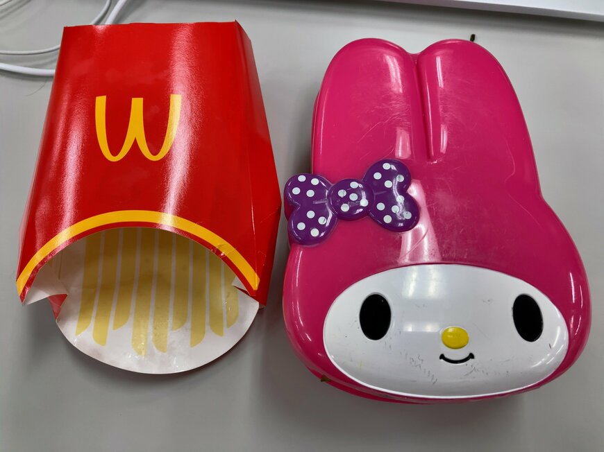 マイメロディのお弁当箱とマックのポテト