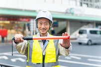 「70歳代で働く人」の割合は？【70歳代】の「月の生活費」と「貯蓄額の平均・中央値」