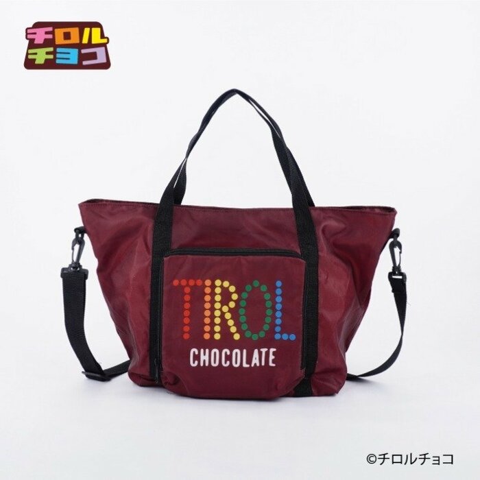 広げた時のサイズは縦30cm、横50cm、マチ幅19cmと非常に広々