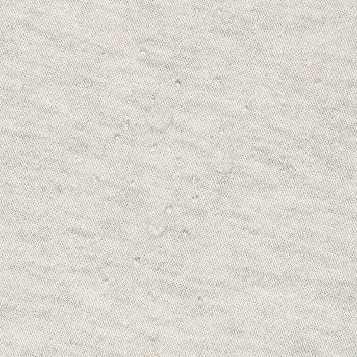 うっかり水がかかってもサッと払うだけで済みます