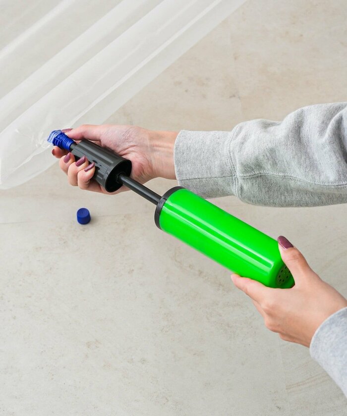 端の部分を少し多めに膨らませて丸めることで簡易的な枕として使用可能