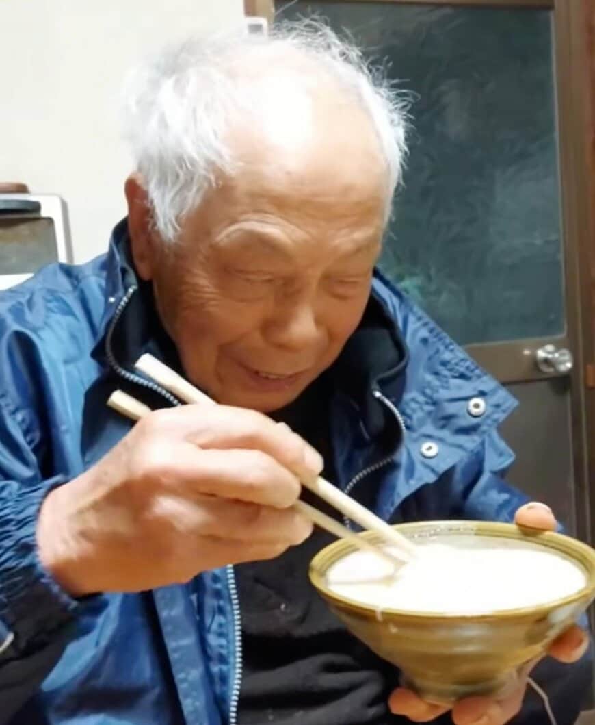 【80代夫婦の夕飯】おじいちゃんとおばあちゃんが作る“とろろご飯”に賞賛続出！