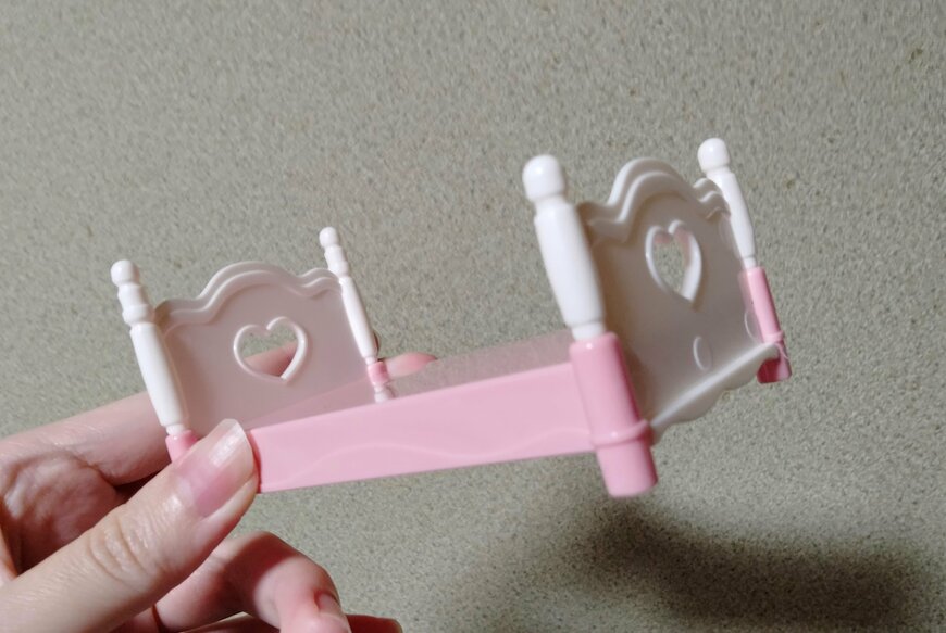 筆者撮影（キャンドゥ、ミニチュアベッド＆ドレッサー）