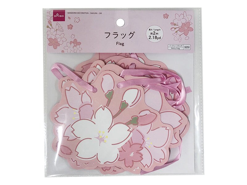 出所：ダイソー公式オンラインストア フラッグ（さくら、約2m）