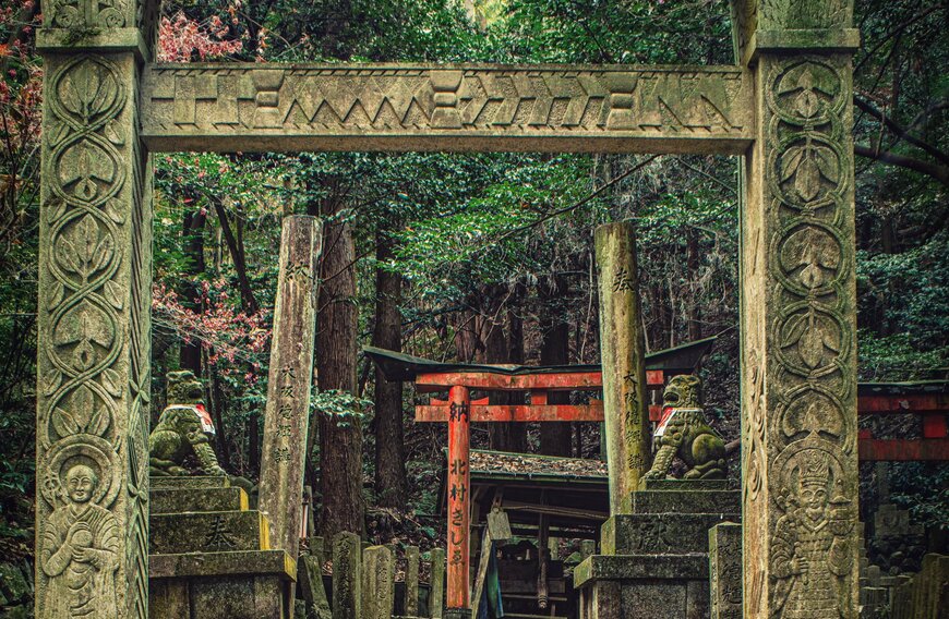 京都・大岩神社の独特な雰囲気に圧倒される声が続出！「セーブしてから行きたい」「とても神秘的」