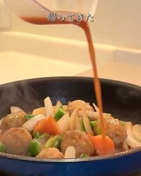 「めっちゃ本格的やん！」と夫も思わず声を上げる”酢豚風鶏つくね弁当”が話題！簡単に作れるアイデアに脱帽