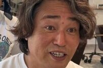 「ボサボサで暑い」刈り上げずにスッキリとしたヘアスタイルを希望する男性　パーマのイメチェン姿が話題に