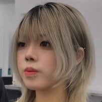 【大変身】髪色を「黒とピンク」に染めたい女性がプロの技術で大胆イメチェン！個性派かっこいい仕上がりが話題