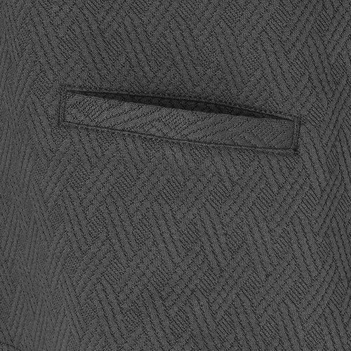 スマホなど小物の収納に便利なポケットが付き