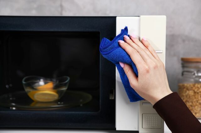 電子レンジ掃除の正しいやり方｜重曹・クエン酸の使い分けとやってはいけないこと
