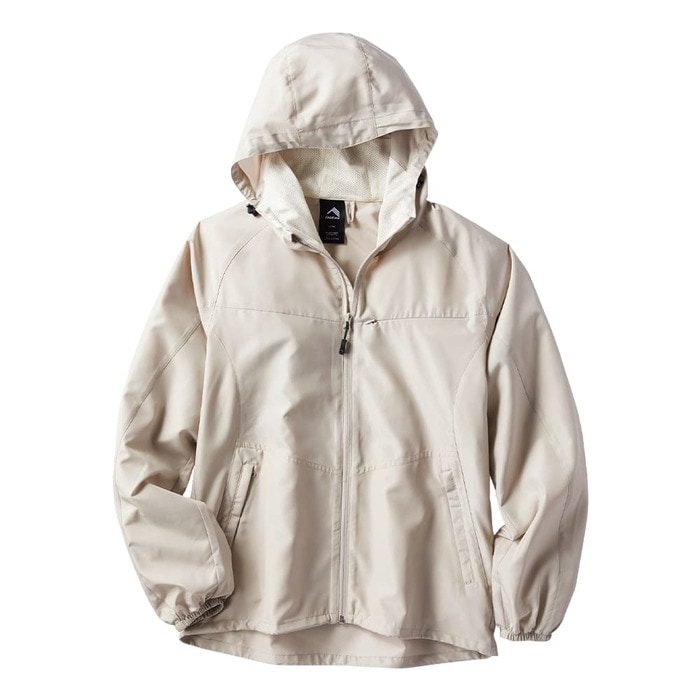 左のサイドポケットに収納できるポケッタブル仕様なので、バッグに入れておけば、急な雨にも活躍