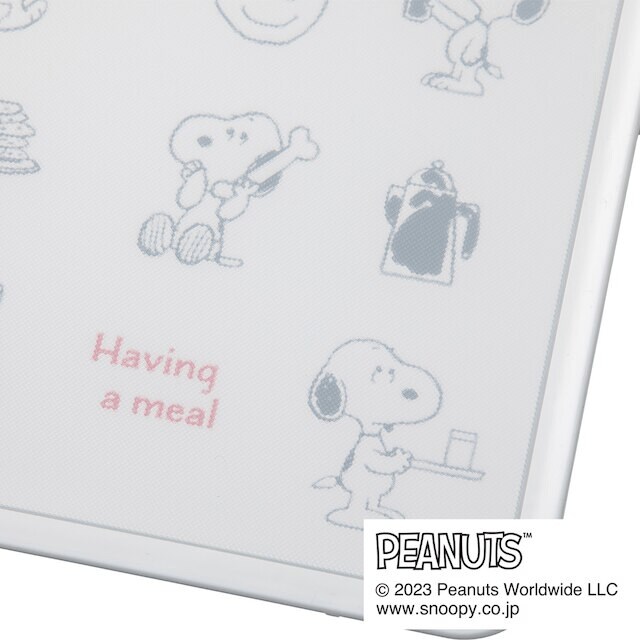 四隅にはストッパーがついているので、滑りにくく安心