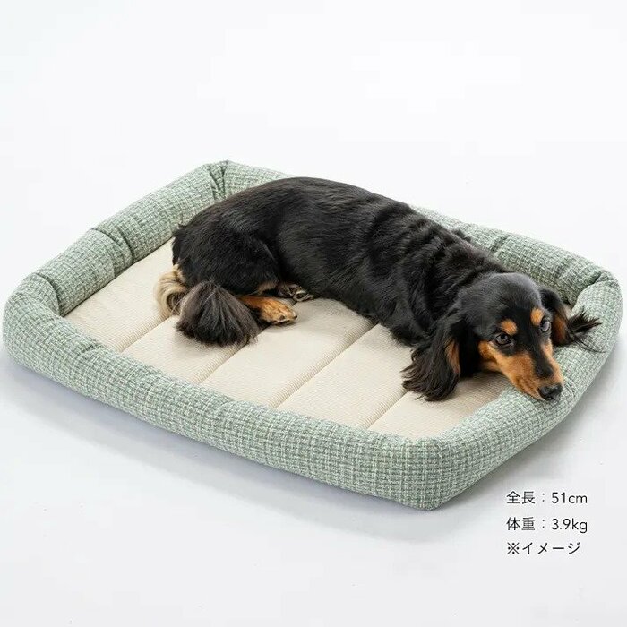 周囲に高さ約7cmの柔らかなフチが設けられています