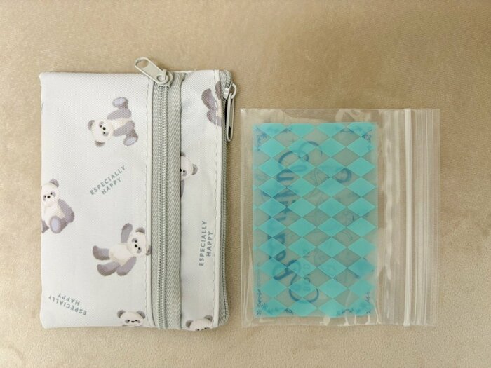 サイズは8cm×12cm