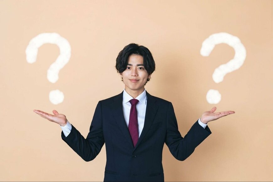 【銀行員VS公務員】年齢別《月収・ボーナス・年収》の平均を一覧で比較！「平均年収が高い」のはどっちなのか見比べてみた