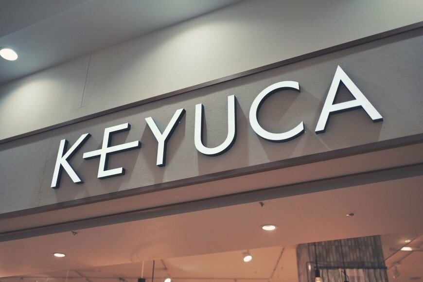 昨年「即完売」した上品ワンピが再登場！KEYUCA〈ギャザーワンピース〉楽ちん涼しい。羽織りとしても！