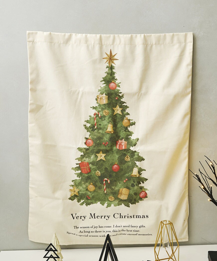 出所：パルグループ公式ファッション通販サイト 3COINS 光るタペストリー