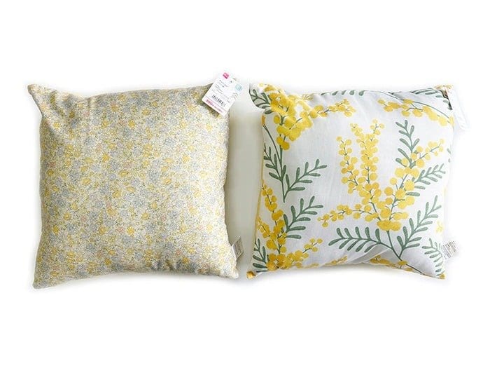 ダイソー公式　クッション（フラワー柄）