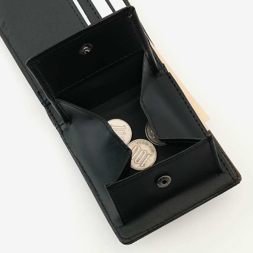 出所：ワークマン公式　レザータッチ2つ折り財布