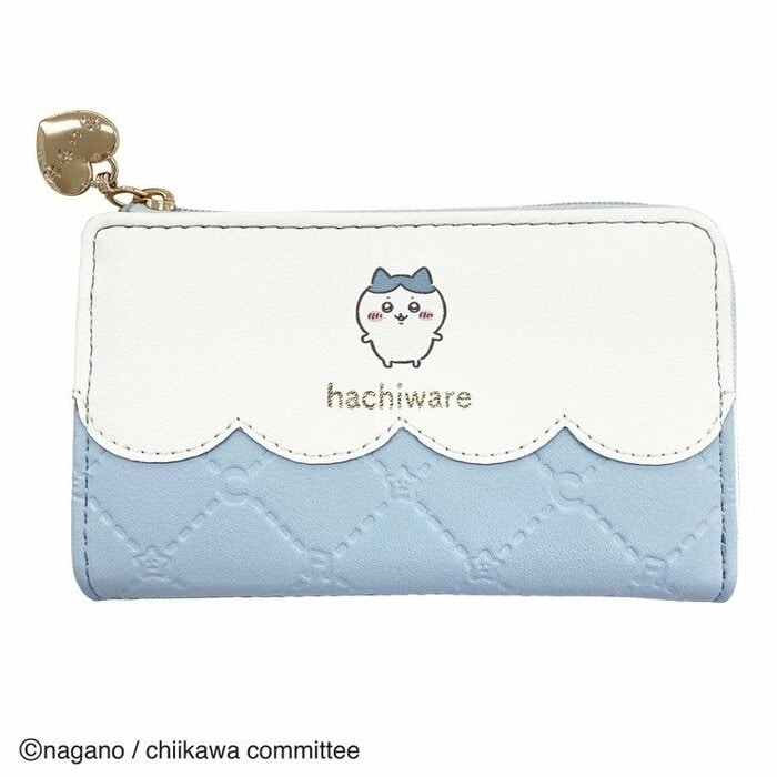 表面にはそれぞれのキャラクターが型押しのようにデザイン