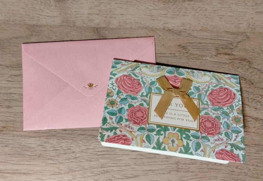 筆者撮影（セリア、グリーティングカード ウィリアム・モリスワールド 封筒付）