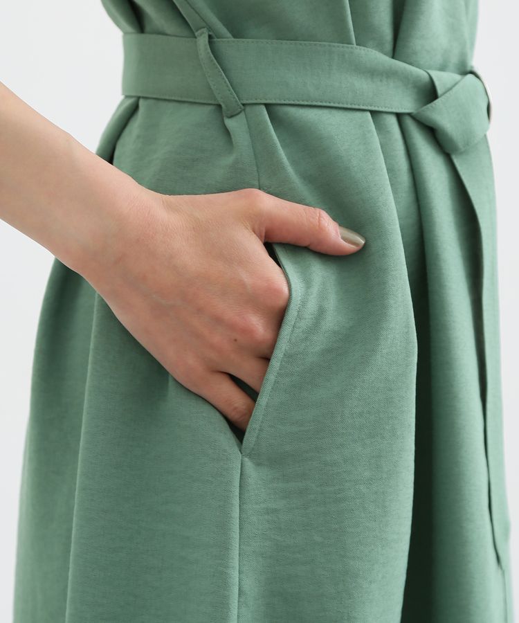 出所：ハニーズ公式通販 袖タックワンピース