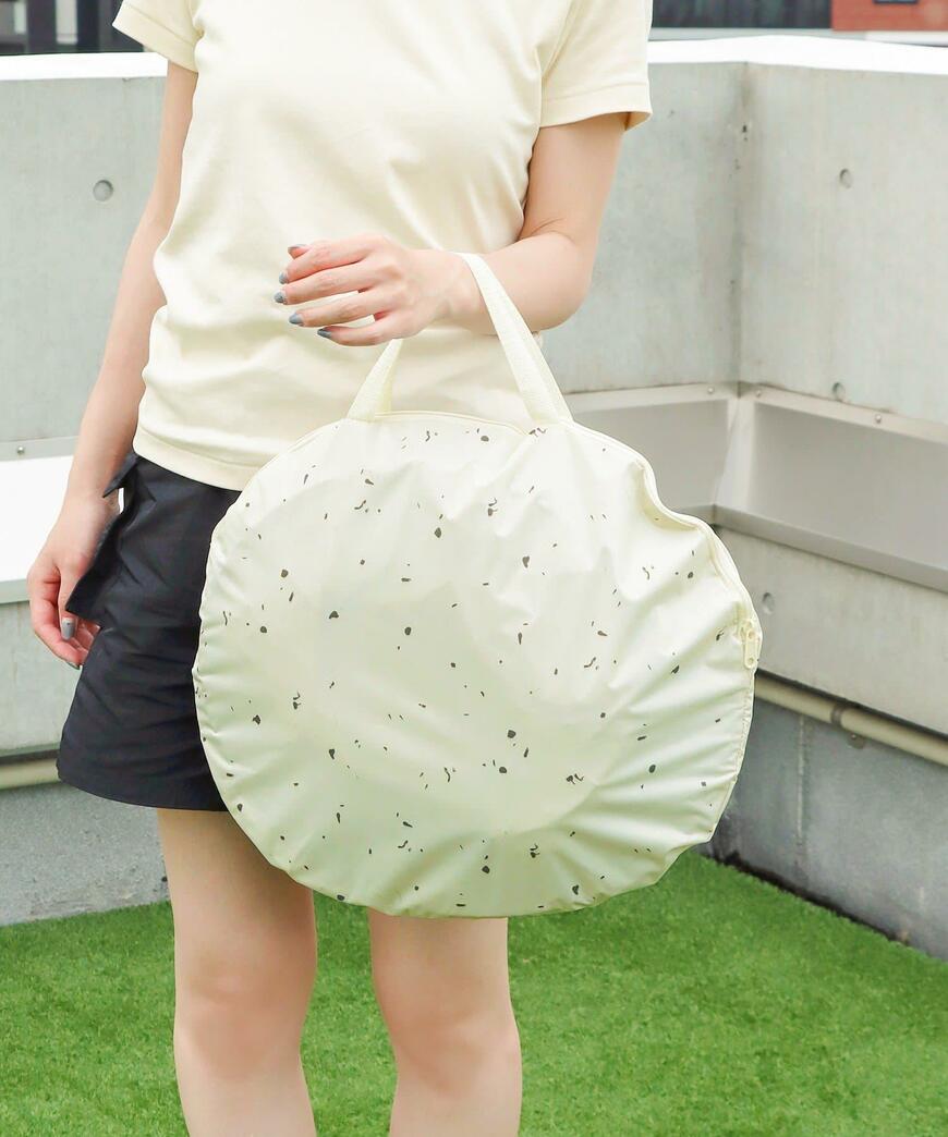 出所：パルグループ公式ファッション通販サイト 3COINS 《空気入れ不要！》POPUPサンシェード付きプール