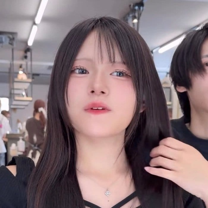 「似合うやつで」美容学校に通う女性がお任せカットで魅力を最大限に引き出すヘアスタイル