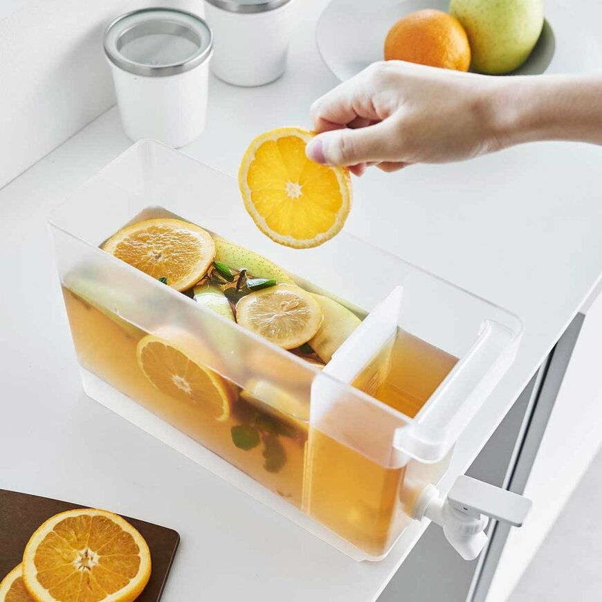 出所：山崎実業公式　冷蔵庫ドリンクサーバー タワー 2.8L