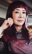 【69歳マダム】淡いピンクが映えるラグジュアリーな「ホテルコーデ」がおしゃれ！甘辛な着こなしに「素敵な雰囲気」「ラグジュアリーが似合う！」の声