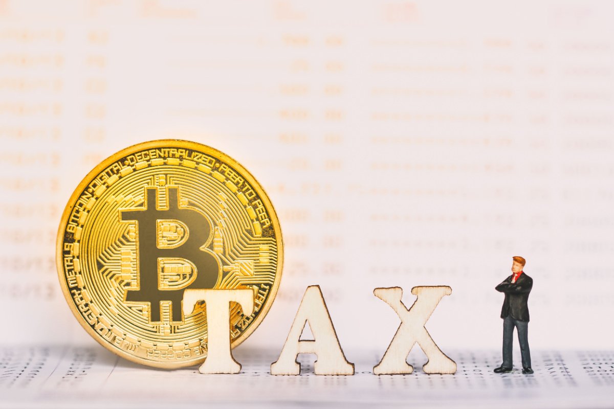 仮想通貨の税金がバレないのは嘘！利益が出たときの対策とは | LIMO | くらしとお金の経済メディア